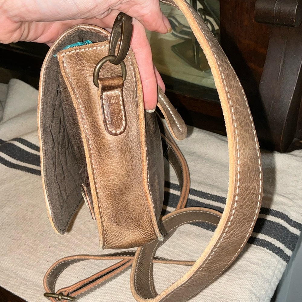 Bed Stu Aruba Leather Woven Taupe Crossbody Clutch Bag Retail $220 - Picture 4 of 16